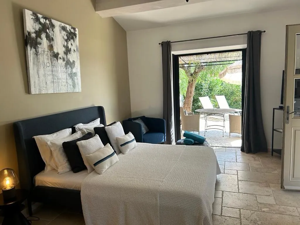 Auberge De L'Oumede Ramatuelle Aparthotel
